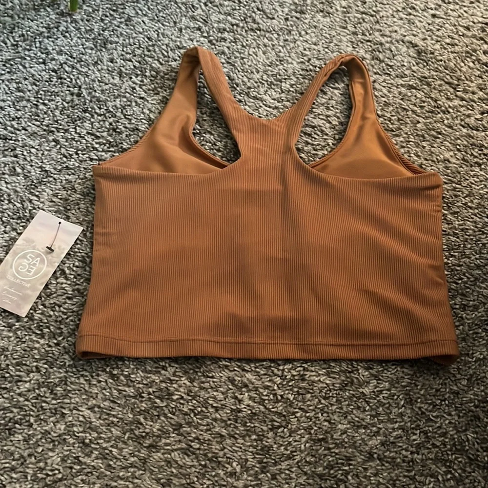 Crop top - Picture 2 of 3